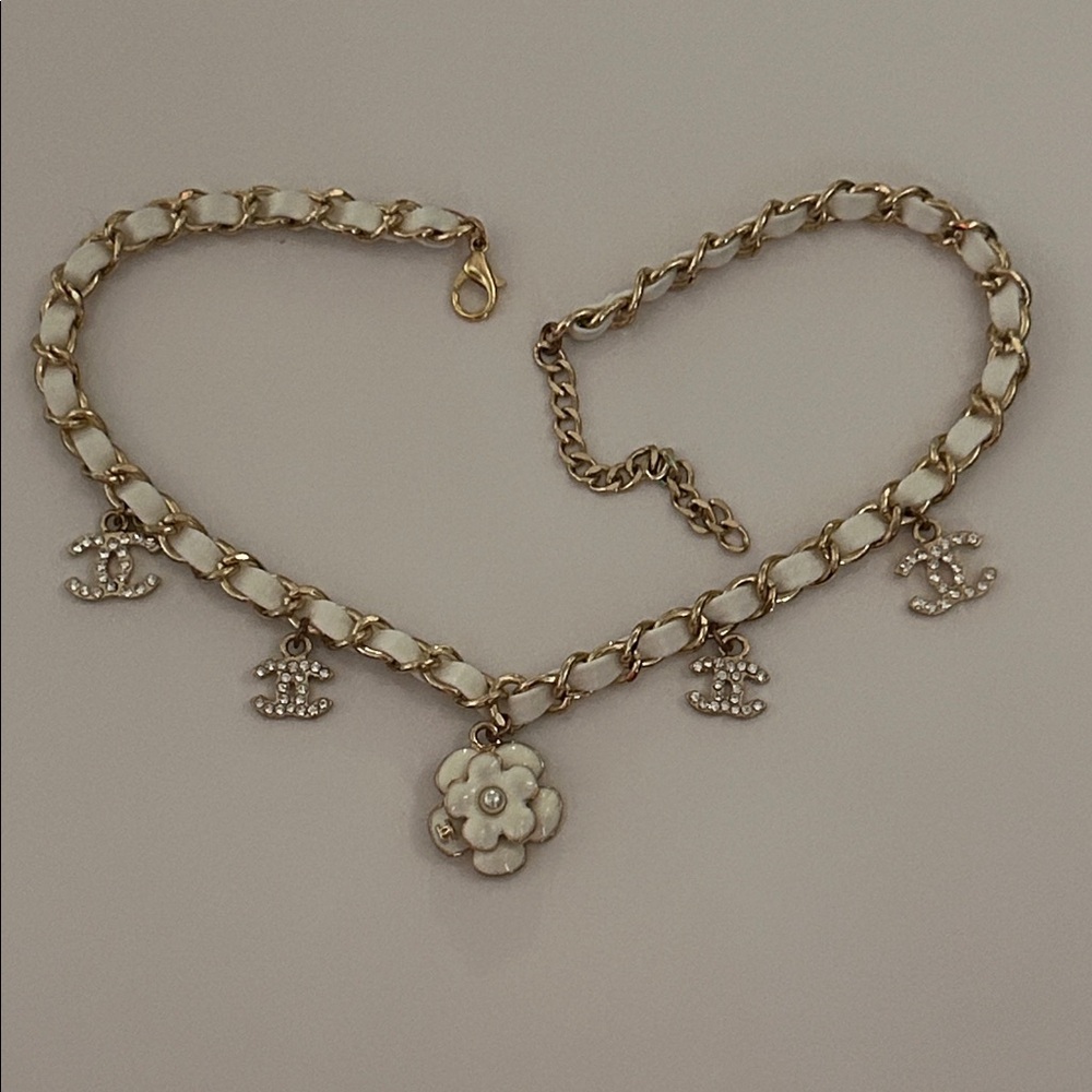 CHANEL Cream Flower rhinestone Charm Necklace
